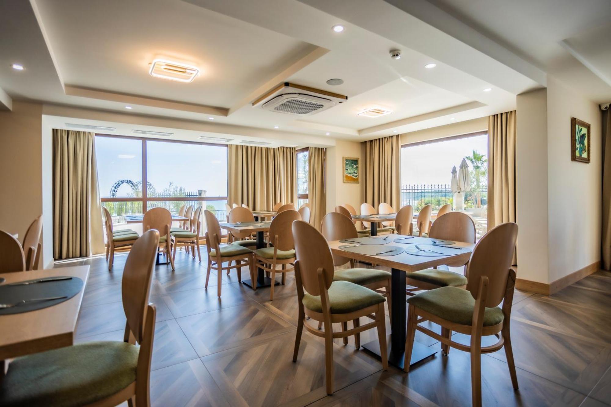 Natura All Seasons Boutique Hotel Burgas Exterior photo